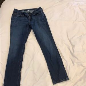 Loft curvy straight jeans. Size 28/6.